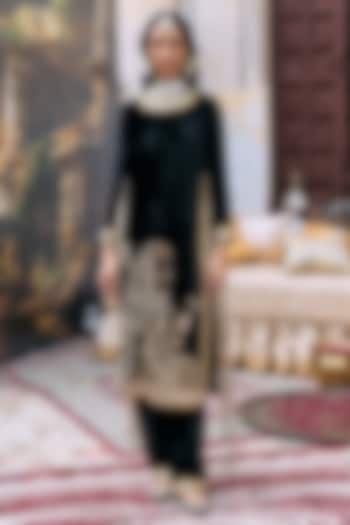 Black Velvet Embroidered Kurta Set by ITRH at Pernia's Pop Up Shop