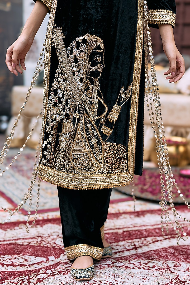 Black Velvet Embroidered Kurta Set by ITRH at Pernia's Pop Up Shop