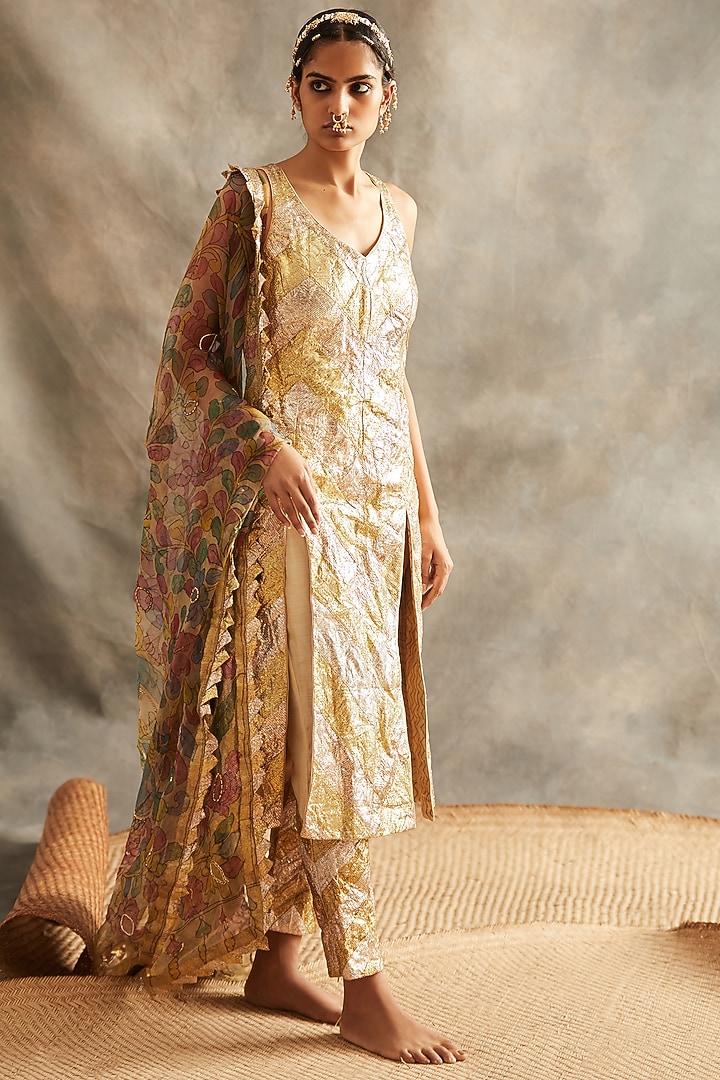 Silver & Gold Kurta Set by ITRH at Pernia's Pop Up Shop