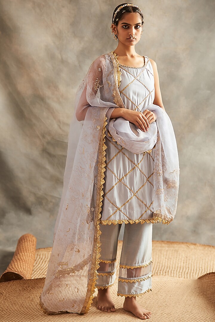 Grey Embroidered Kurta Set by ITRH  at Pernia's Pop Up Shop