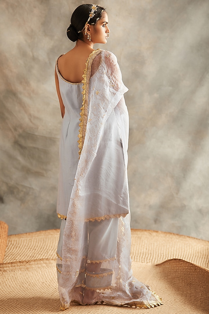 Grey Embroidered Kurta Set by ITRH at Pernia's Pop Up Shop