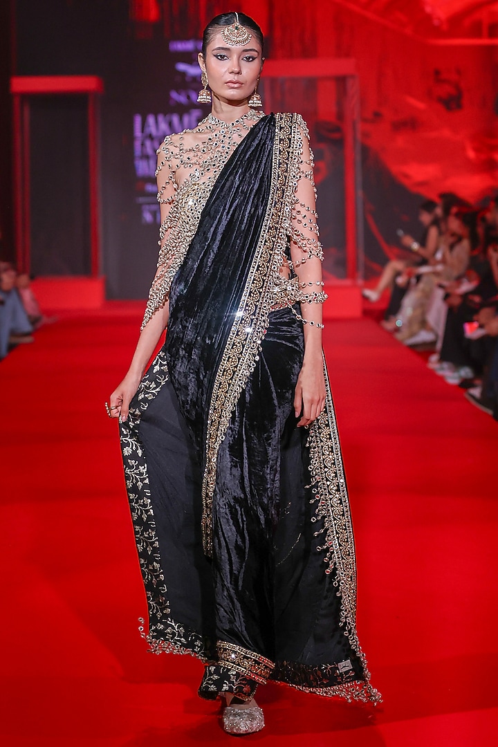 Black Velvet Embroidered Bridal Saree Set by ITRH at Pernia's Pop Up Shop