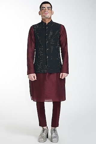 Dark Maroon Chanderi Kurta Set With Bundi Jacket by ITRH Men