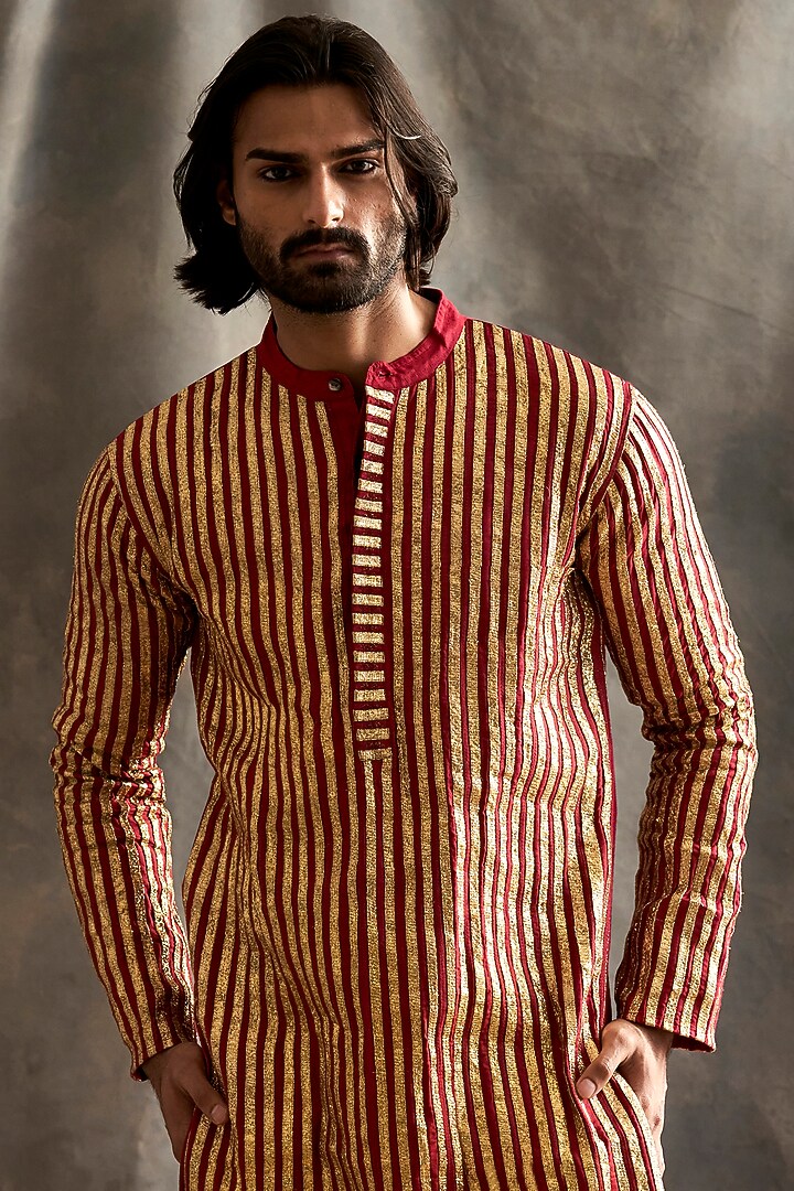 Red Lampi Striped Kurta Set by ITRH Men at Pernia's Pop Up Shop