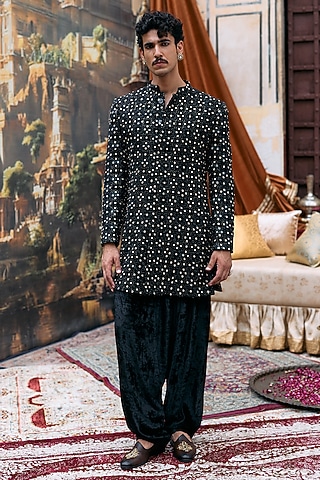 Black Chikankari & Chanderi Brocade Embroidered Kurta Set by ITRH Men