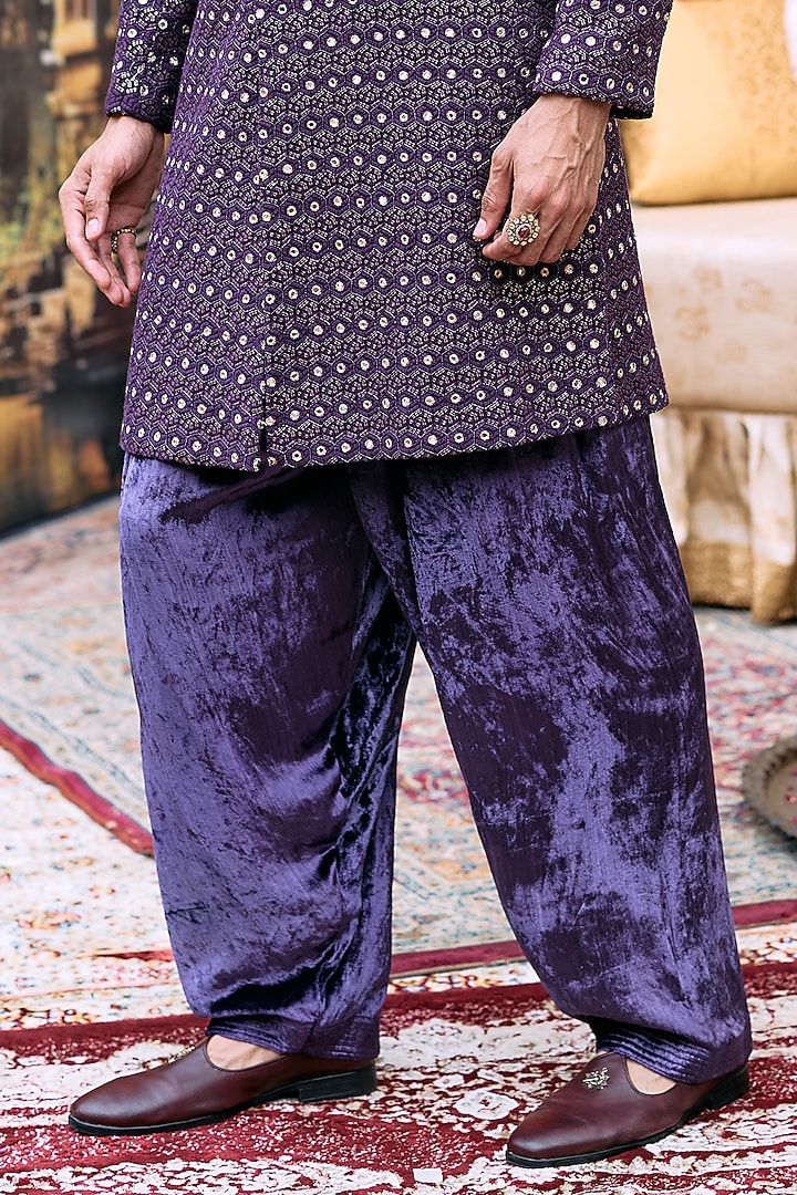 Purple Chikankari Embroidered Kurta Set by ITRH Men at Pernia's Pop Up Shop