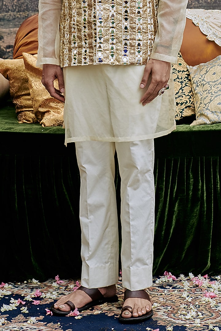 White Chanderi Mirror Work Bundi Jacket Set by ITRH Men at Pernia's Pop Up Shop