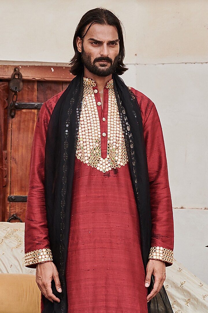 Red Raw Silk Mirror Work Kurta Set by ITRH Men at Pernia's Pop Up Shop