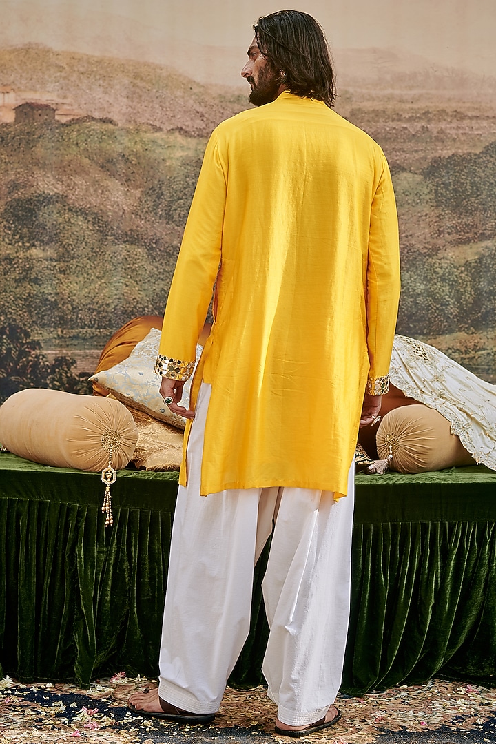 Yellow Raw Silk Mirror Work Kurta Set by ITRH Men at Pernia's Pop Up Shop