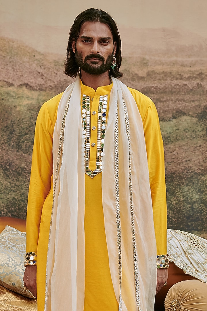 Yellow Raw Silk Mirror Work Kurta Set by ITRH Men at Pernia's Pop Up Shop