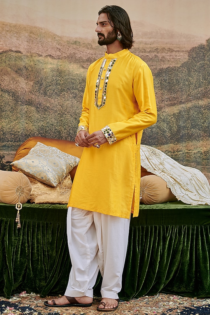 Yellow Raw Silk Mirror Work Kurta Set by ITRH Men at Pernia's Pop Up Shop