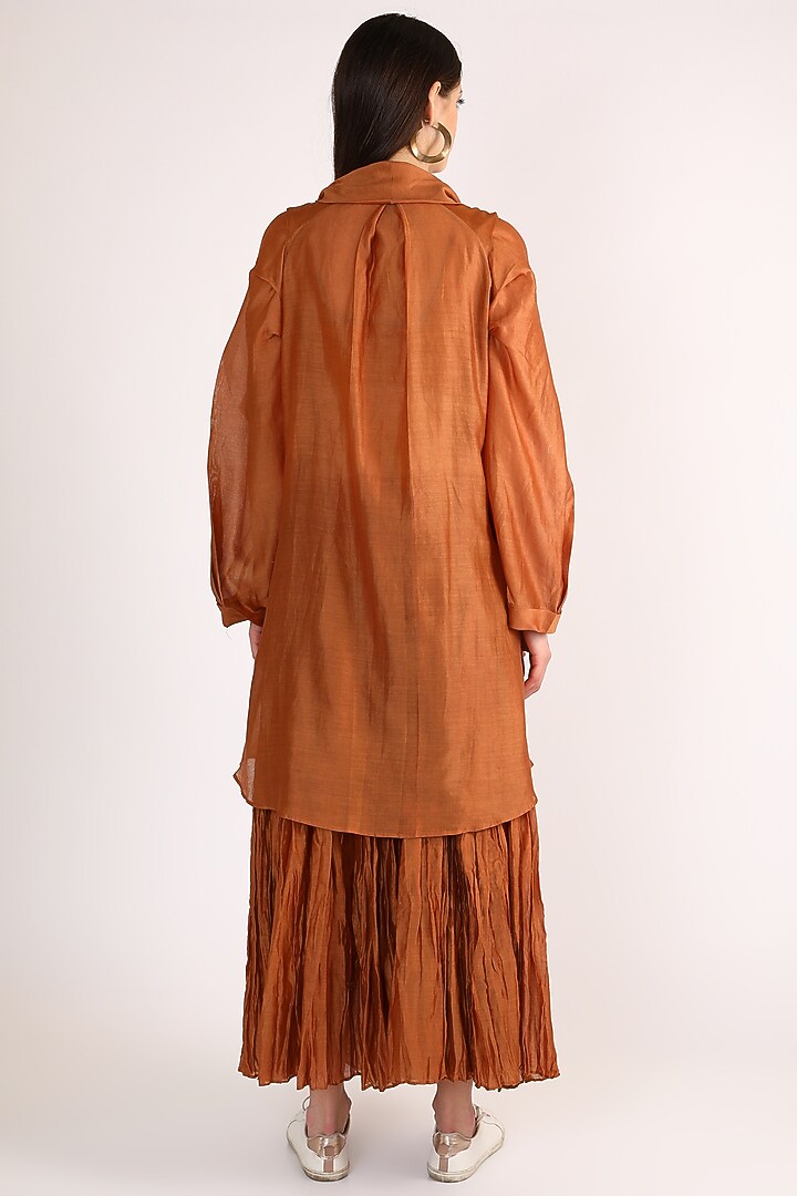 Plum Chanderi Wrinkled Skirt Set by ITUVANA at Pernia's Pop Up Shop