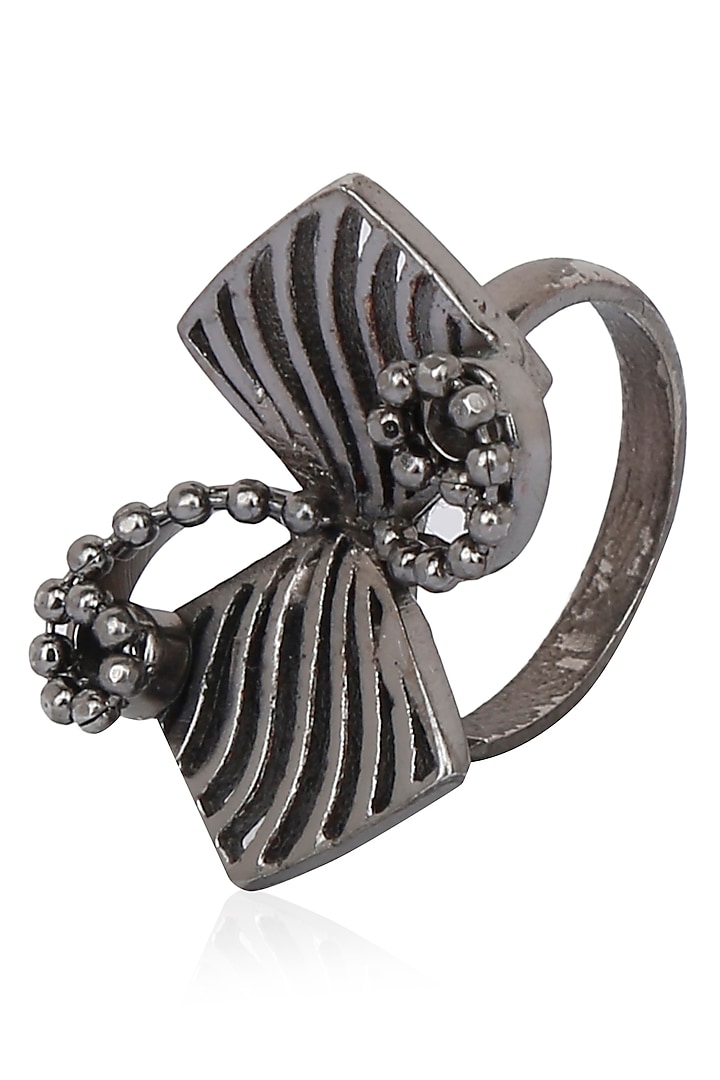 Itrana by Sonal Gupta presents Black finish bow motif ring available only at Pernia's Pop Up Shop.