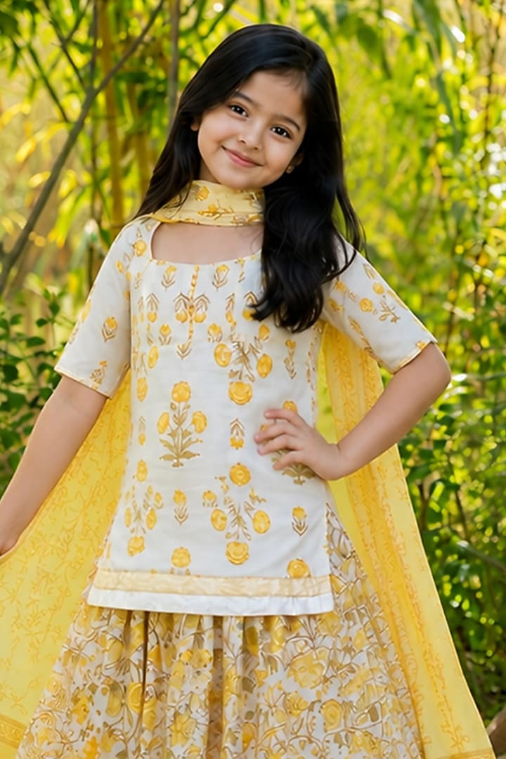 Yellow Cotton Printed Skirt Set For Girls by House Of Jamoti Kids at Pernia's Pop Up Shop