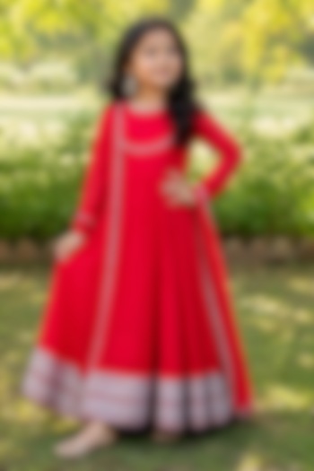 Red Georgette Lace Embroidered Anarkali Set For Girls by House Of Jamoti Kids at Pernia's Pop Up Shop