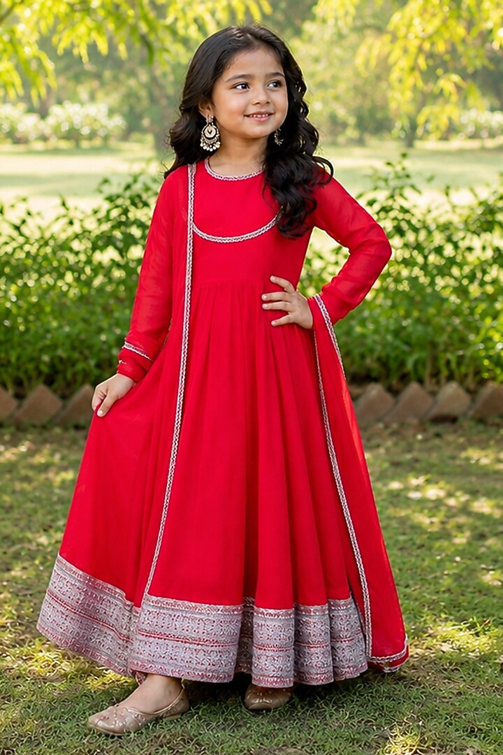 Red Georgette Lace Embroidered Anarkali Set For Girls by House Of Jamoti Kids at Pernia's Pop Up Shop