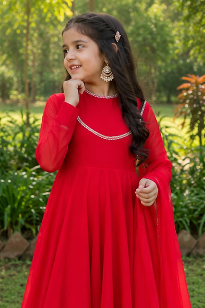 Red Georgette Lace Embroidered Anarkali Set For Girls by House Of Jamoti Kids at Pernia's Pop Up Shop