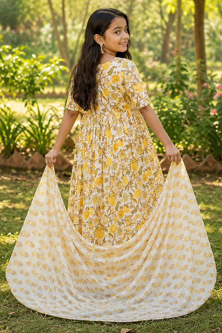 Yellow Cotton Printed Anarkali Set For Girls by House Of Jamoti Kids at Pernia's Pop Up Shop