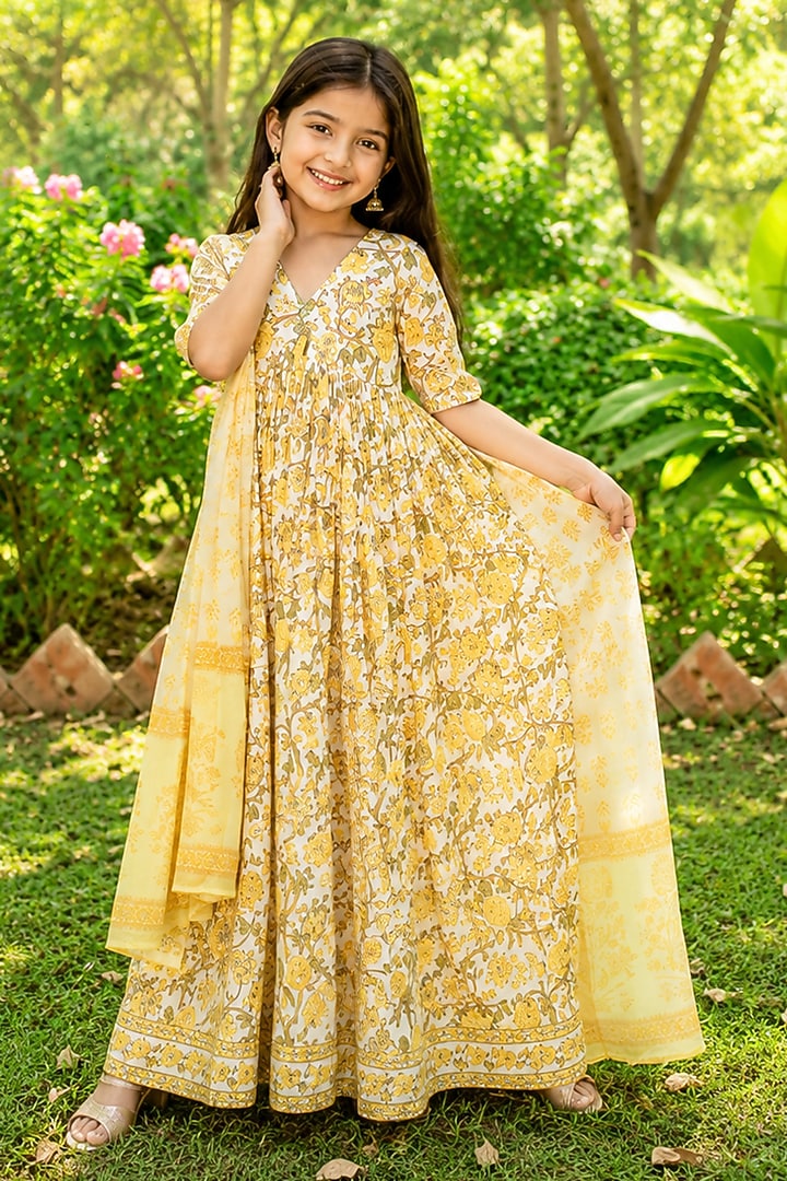 Yellow Cotton Printed Anarkali Set For Girls by House Of Jamoti Kids at Pernia's Pop Up Shop