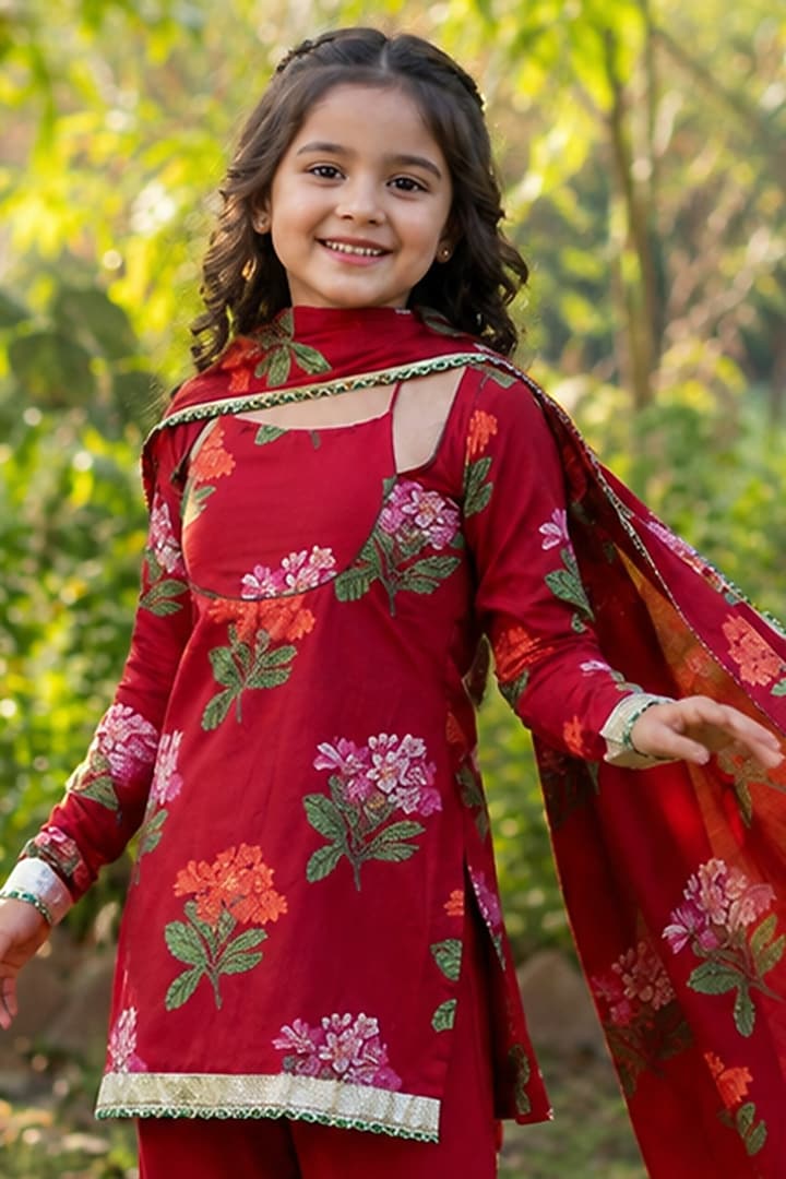 Red Cotton Floral Printed Kurta Set For Girls by House Of Jamoti Kids at Pernia's Pop Up Shop