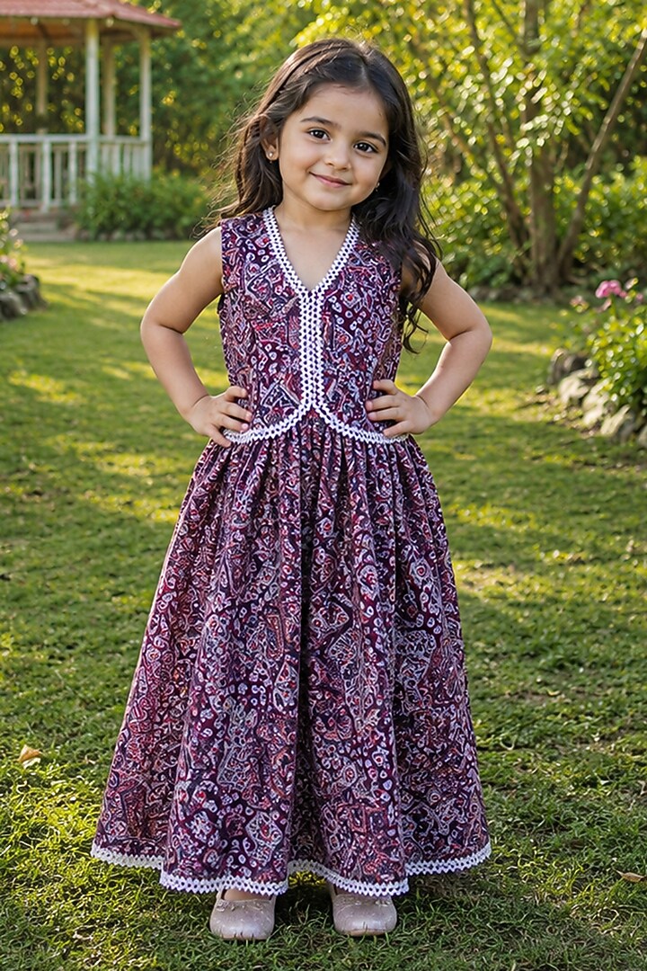 Purple Cotton Floral Printed Skirt Set For Girls by House Of Jamoti Kids at Pernia's Pop Up Shop