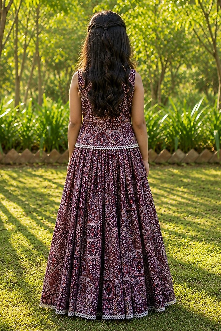 Purple Cotton Floral Printed Skirt Set For Girls by House Of Jamoti Kids at Pernia's Pop Up Shop