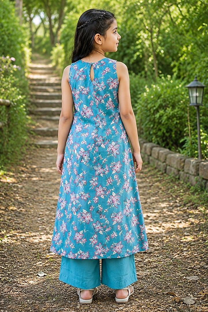 Blue Cotton Floral Printed Kurta Set For Girls by House Of Jamoti Kids at Pernia's Pop Up Shop