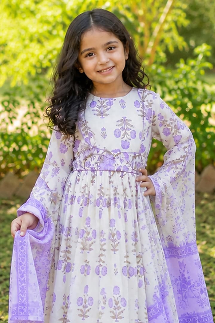 White Cotton Anarkali Set For Girls by House Of Jamoti Kids at Pernia's Pop Up Shop