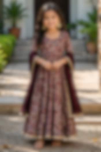 Wine Cotton Printed Anarkali Set For Girls by House Of Jamoti Kids at Pernia's Pop Up Shop