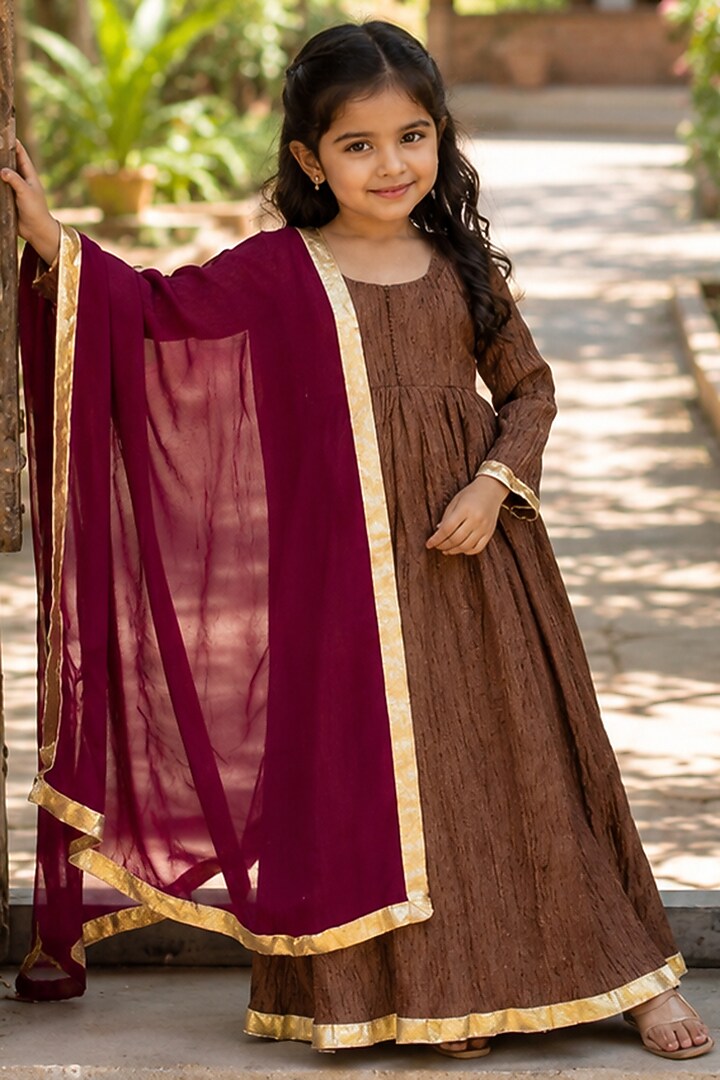 Brown Crushed Tissue Anarkali Set For Girls by House Of Jamoti Kids at Pernia's Pop Up Shop