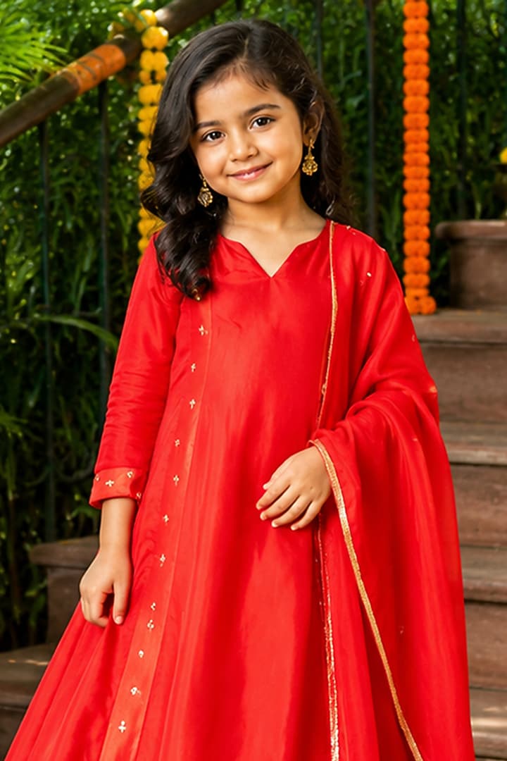 Red Tissue Bead Embroidered Kurta Set For Girls by House Of Jamoti Kids at Pernia's Pop Up Shop