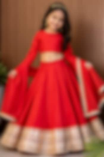 Red Upada Silk Embroidered Rajwadi Lehenga Set For Girls by House Of Jamoti Kids at Pernia's Pop Up Shop