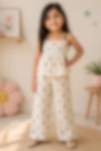 Off-White Cotton Heart Embroidered Co-Ord Set For Girls by House Of Jamoti Kids at Pernia's Pop Up Shop
