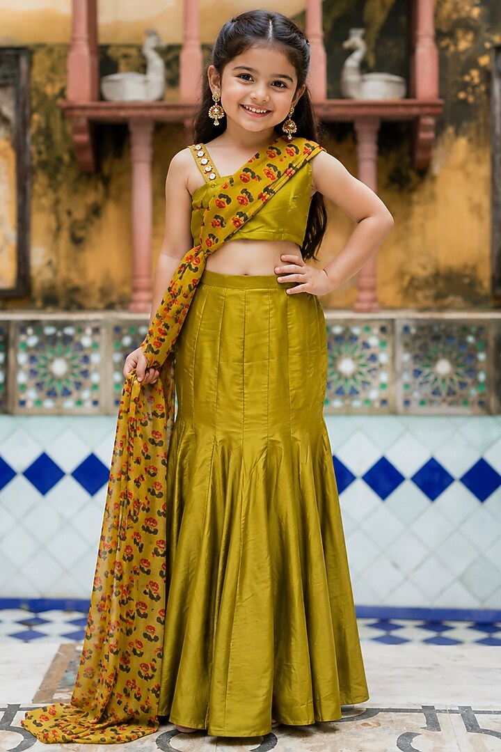 Mehendi Green Upada Silk Pre-Draped Saree Set For Girls by House Of Jamoti Kids at Pernia's Pop Up Shop