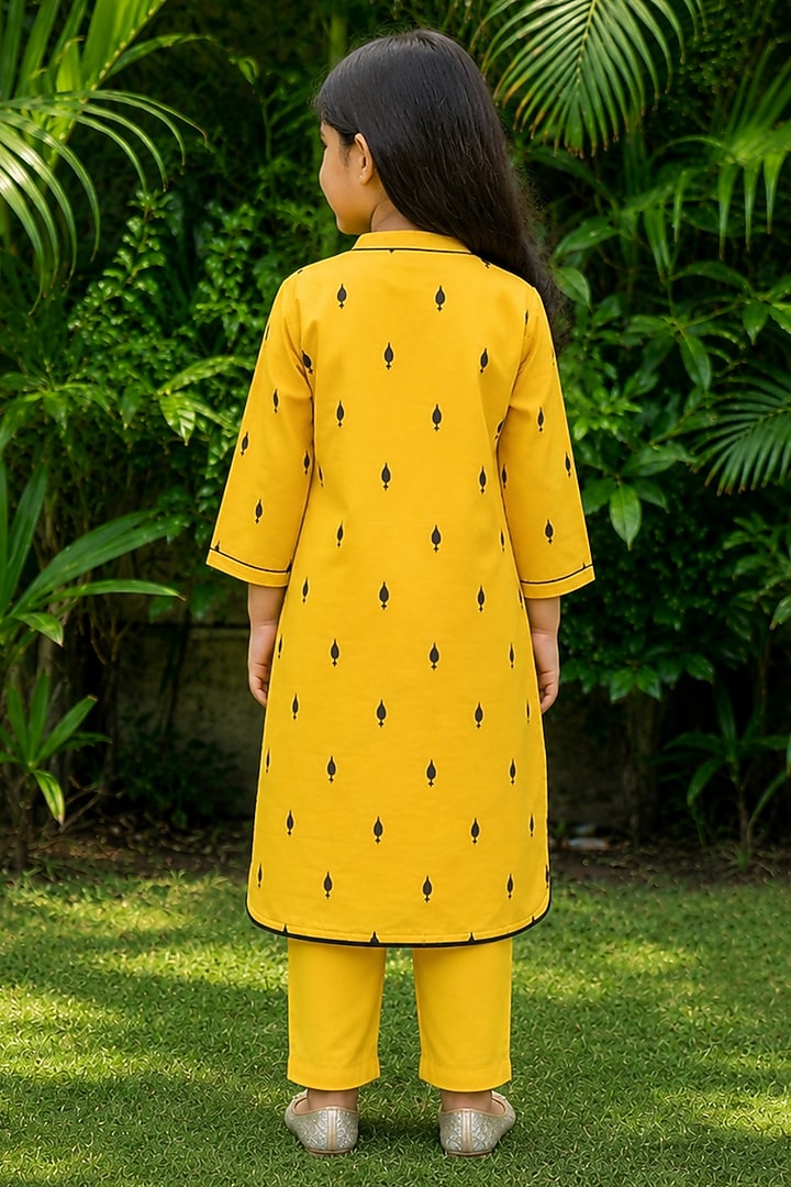 Yellow Kora Cotton Embroidered Co-Ord Set For Girls by House Of Jamoti Kids at Pernia's Pop Up Shop