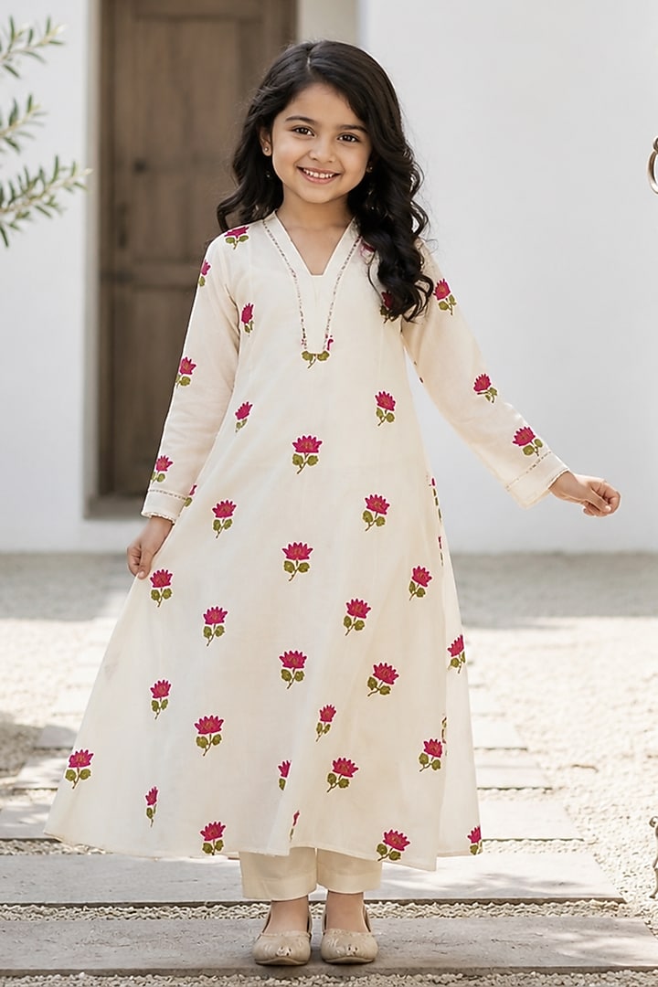 Pink Cotton Floral Embroidered Co-Ord Set For Girls by House Of Jamoti Kids at Pernia's Pop Up Shop