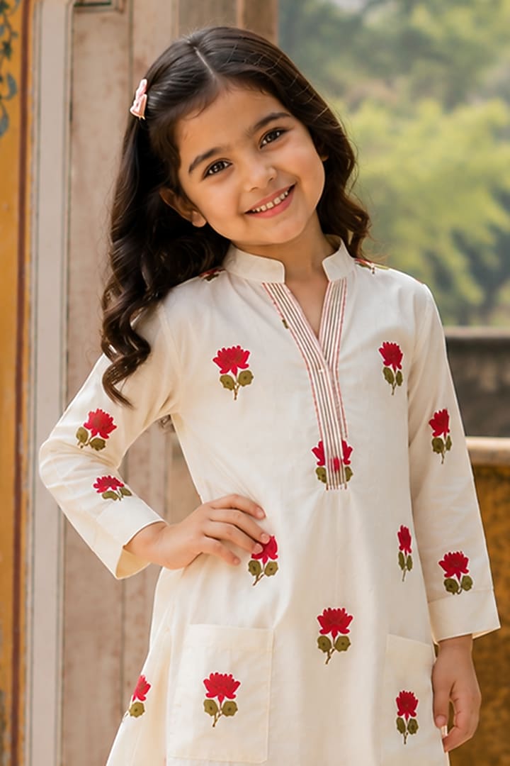 Pink Cotton Floral Embroidered Co-Ord Set For Girls by House Of Jamoti Kids at Pernia's Pop Up Shop