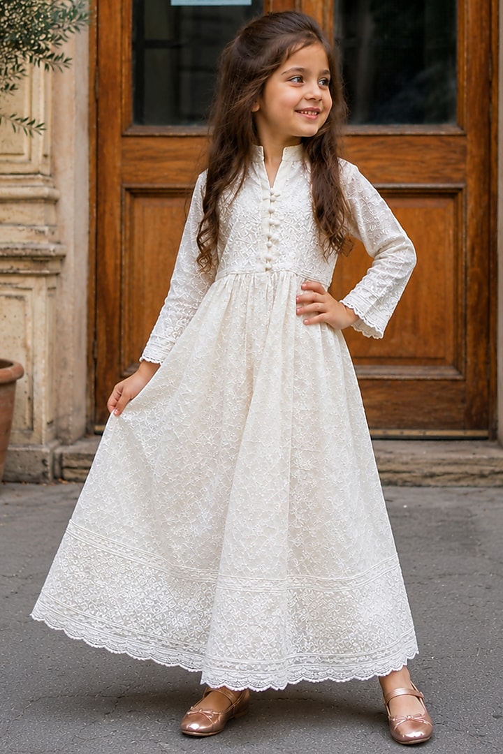 White Cotton & Chikankari Anarkali Set For Girls by House Of Jamoti Kids at Pernia's Pop Up Shop