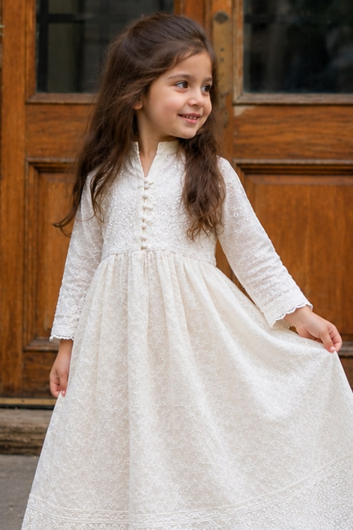 White Cotton & Chikankari Anarkali Set For Girls by House Of Jamoti Kids at Pernia's Pop Up Shop