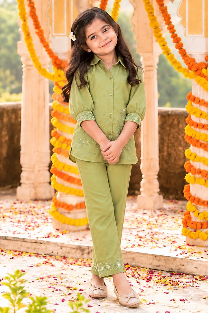 Green Chinnon Co-Ord Set For Girls by House Of Jamoti Kids at Pernia's Pop Up Shop