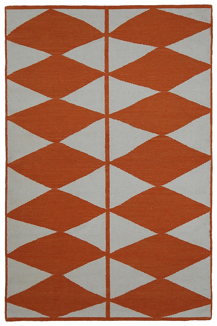 White Geometric Pattern Rug by Jaipur Rugs at Pernia's Pop Up Shop