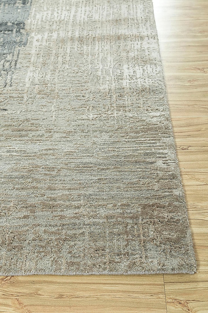 Classic Grey Wool Hand Knotted Rug by Jaipur Rugs at Pernia's Pop Up Shop