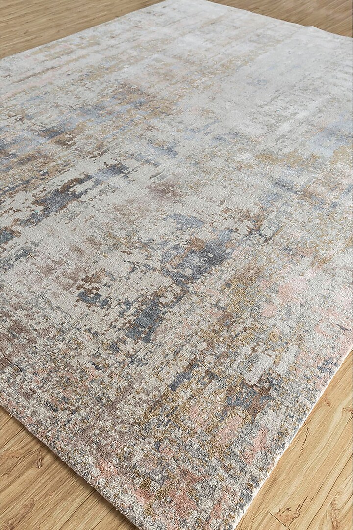 Antique White Wool Hand Knotted Rug by Jaipur Rugs at Pernia's Pop Up Shop