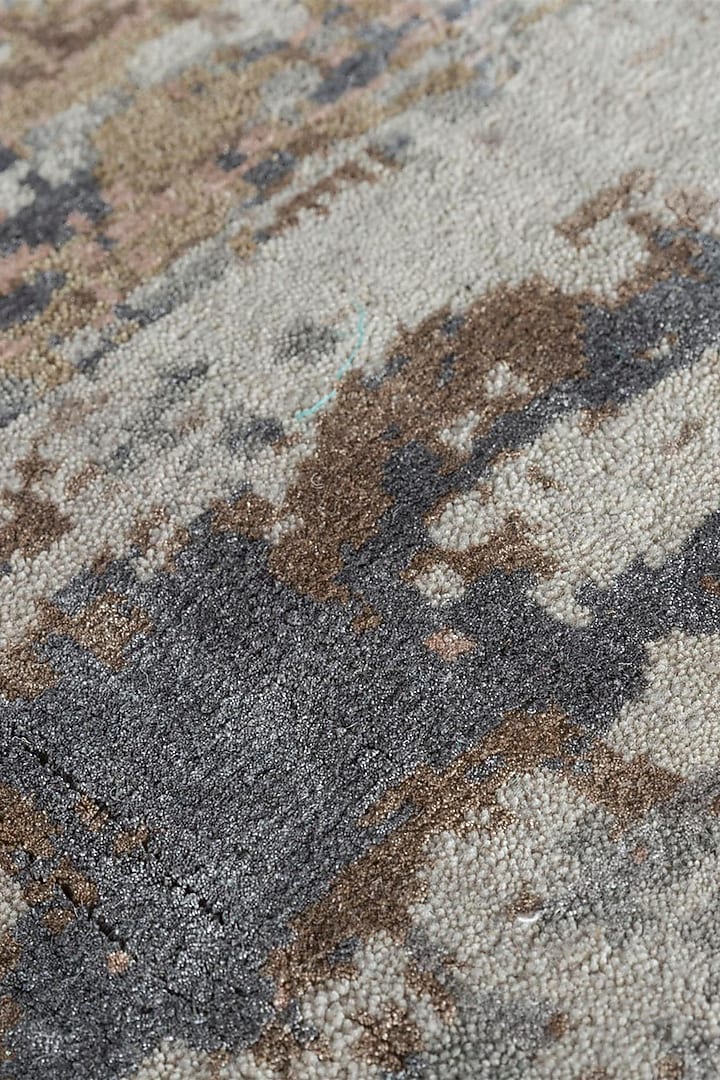 Antique White Wool Hand Knotted Rug by Jaipur Rugs at Pernia's Pop Up Shop
