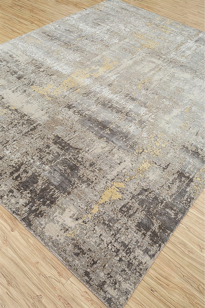 Antique White Wool Hand Knotted Rug by Jaipur Rugs at Pernia's Pop Up Shop