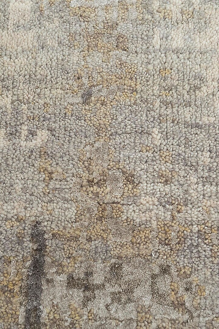 Antique White Wool Hand Knotted Rug by Jaipur Rugs at Pernia's Pop Up Shop