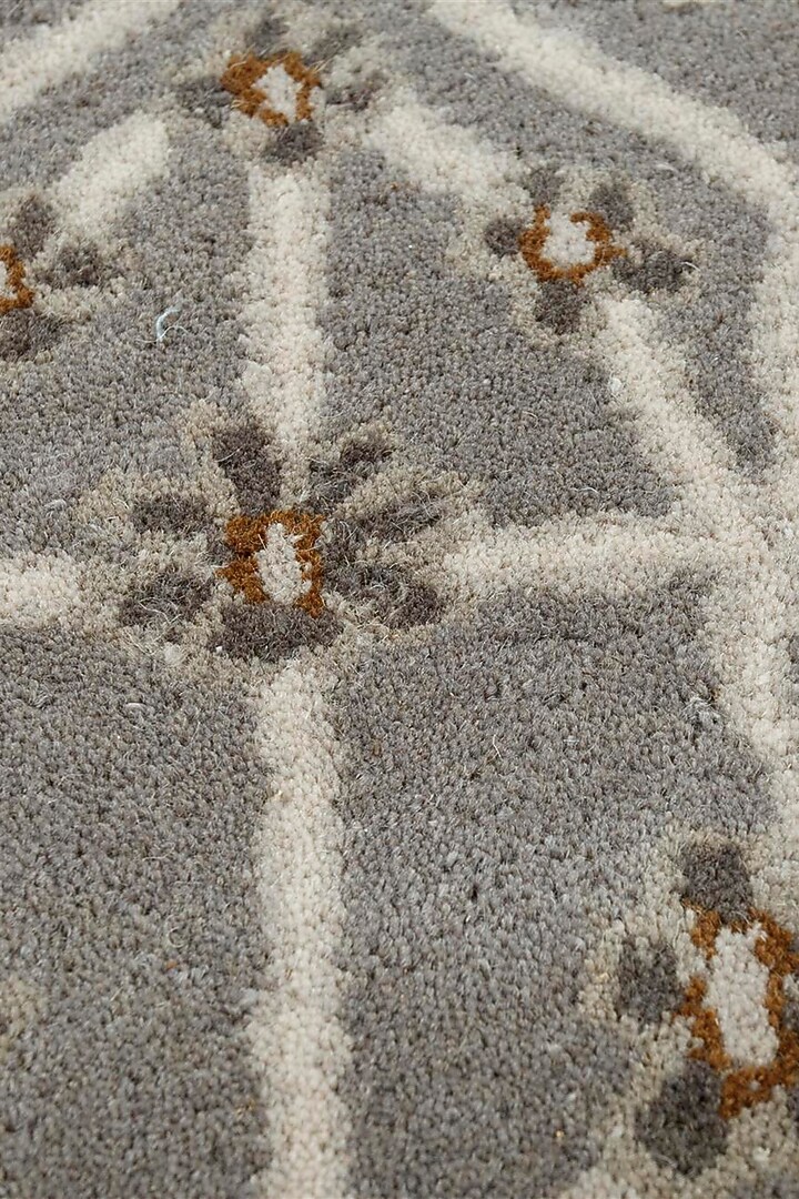 Grey Wool Hand Tufted Rug by Jaipur Rugs at Pernia's Pop Up Shop