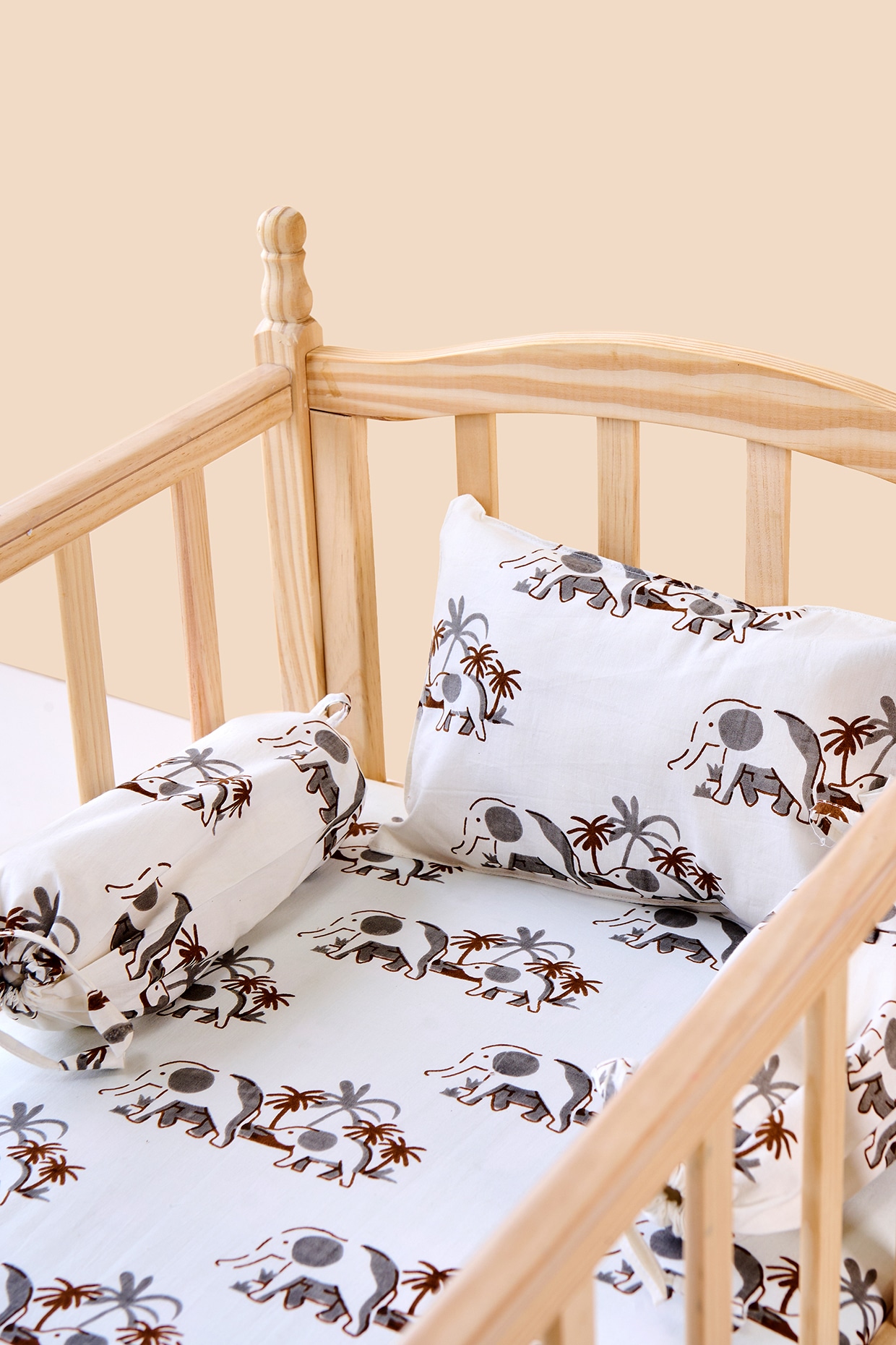 Baby cot sale set designs