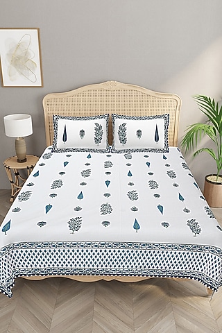 White & Blue Cotton Printed Double Bedsheet Set by Jaipur Gate
