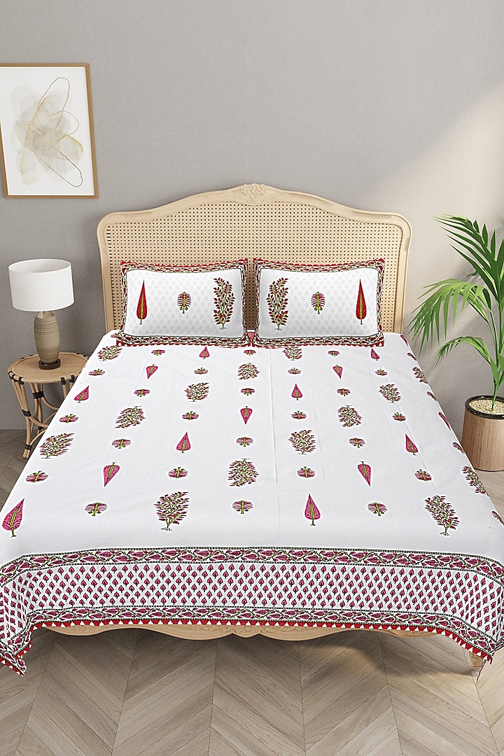White & Red Cotton Printed Double Bedsheet Set by Jaipur Gate